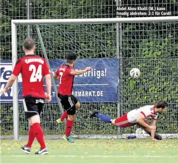  ??  ?? Abdel Abou Khalil (M.) kann freudig abdrehen: 2:1 für Cordi!