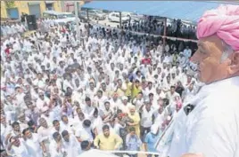  ?? HT PHOTO ?? Former chief minister Bhupinder Singh Hooda addressing a public meeting at Bangaon village in Fatehabad on Tuesday.