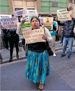  ?? J. K. (AP/LAPRESSE) ?? Protesta contra la pederastia en La Paz en 2023.