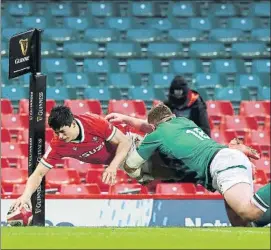  ?? FOTO: GETTY ?? El ensayo de Louis Rees-Zammit, clave para el triunfo de Gales en Cardiff