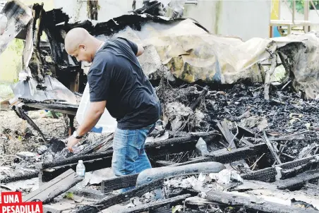  ??  ?? UNA
PESADILLA
Abdiel Collazo Rivera dijo que lo más que necesita ahora es ayuda para construir el piso y el techo de la residencia.