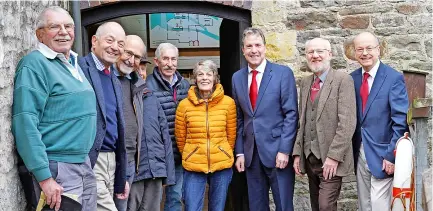  ?? Pictures: Phil Harding ?? West of England mayor Dan Norris, third from right, visits Saltford Brass Mill