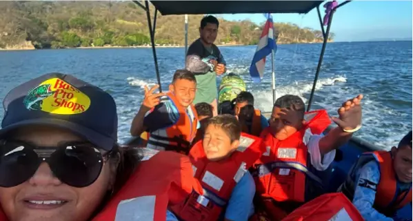  ?? ?? Los niños de la Escuela Playa Torres participar­on en los juegos nacionales de 2023. Los acompañó Yanoris Obando. CORTESIA