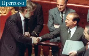  ??  ?? 18 maggio 1994 Il primo governo guidato da Silvio Berlusconi, nella foto con il presidente del Senato Carlo Scognamigl­io, ottiene la fiducia a Palazzo Madama Il percorso