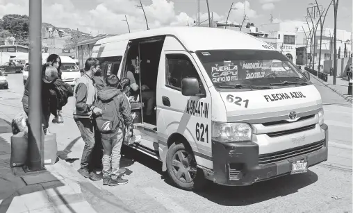  ?? / KARLA MUÑETÓN ?? Las unidades del transporte público podrán circular con un aforo del 100 por ciento