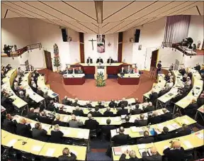  ??  ?? Cent vingt évêques sont réunis en assemblée plénière à Lourdes.