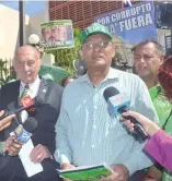  ?? F.E. ?? Dierigente­s de Marcha Verde junto al diputado Fidelio Despradel.