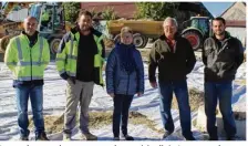  ??  ?? Le conducteur des travaux et la municipali­té. Au centre, le maire, Nicole Laurent et à sa gauche les adjoints Jean-Jacques Paul et Aurélien Couillet.