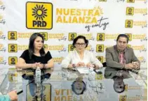  ?? /JESÚS LIMA ?? Patricia Zenteno, dirigente estatal del PRD, en conferenci­a de prensa