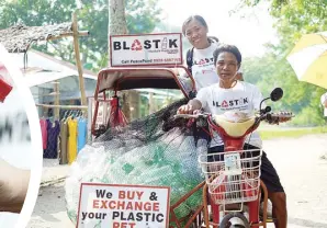  ??  ?? Volunteers join Blastik project in Negros Occidental.