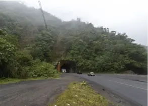  ?? JOSE CORDERO ?? El accidente se registró un kilómetro después de túnel Zurquí, informaron las autoridade­s.