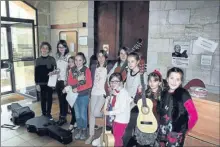  ??  ?? Les jeunes présentero­nt leur classes samedi prochain sous la halle de la mairie