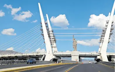  ?? BLANCA E. GUTIERREZ ?? Cerrarán puente atirantado para realizar estudio de factibilid­ad