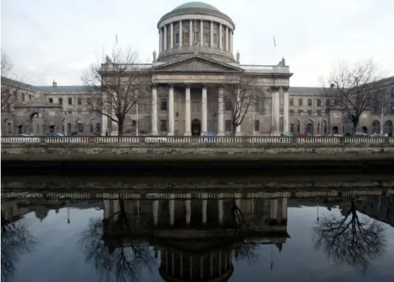  ??  ?? The Four Courts Building in Dublin could soon see hundreds of English lawyers working within its doors