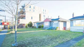  ?? FRaNCIS GEORGIAN ?? Chinese investor Tong Zhang claims he was defrauded of much of the $45 million he invested in various Metro Vancouver properties, including several bungalows around West 41st Avenue.