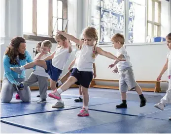  ?? PHOTO: DGLIMAGES ?? CORE VALUES: Junior exercise programs help promote fitness while having heaps of fun at the same time.