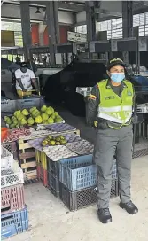  ?? ?? Una patrullera ubicada en la entrada de un mercado en Montería.