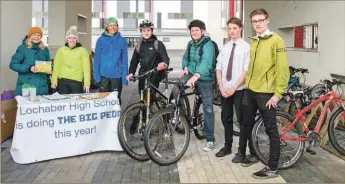  ??  ?? A committee greeted Big Pedal participan­ts each day at Lochaber High School.