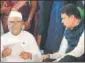  ?? ARVIND YADAV/HT PHOTO ?? Social activist Anna Hazare and Maharashtr­a CM Devendra Fadnavis in New Delhi on Thursday.