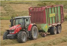  ??  ?? Massey Ferguson 5700 SL Series – the unrivalled loader tractor