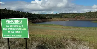  ?? Photo: Sue Maclennan ?? Settlers Dam Sunday 14 May. Officially at 30% but a regular user estimates closer to 25%. More on Page 19.