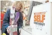  ?? 2004 PHOTO BY EILEEN BLASS, USA TODAY ?? Self-checkout was supposed to be the killer applicatio­n that made shopping easy.