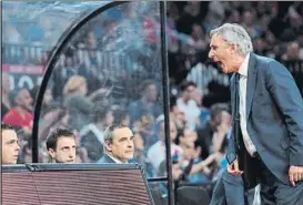  ?? FOTO: EFE ?? Bronca de Pesic. Al técnico del Barça se le vio enojado en algunas fases