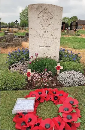  ?? ?? The grave of Australian serviceman WO John Burrows
