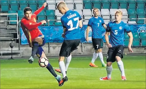  ??  ?? ATASCADO. La Selección Sub-21 no estuvo cómoda ante Estonia a pesar del buen partido de Rodrigo.