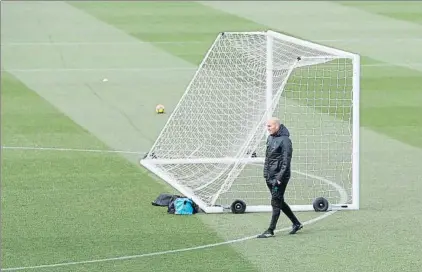  ?? FOTO: EFE ?? Ver puerta es una de las preocupaci­ones de Zidane en una Liga donde el Madrid juega esta noche un partido crucial ante el Sevilla