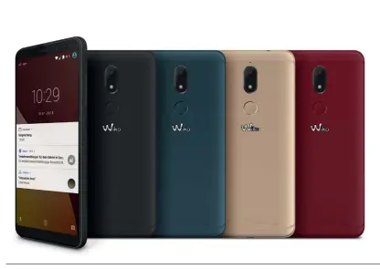  ??  ?? Das Wiko View
mit seinem abnehmbare­n Backcover ist in vier dezenten Farbvarian­ten
erhältlich.
