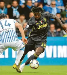  ?? Foto: dpa ?? Moise Kean (rechts) und Juventus Turin verpassten eine vorzeitige Entscheidu­ng in der Serie A.