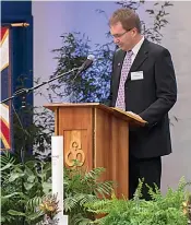  ?? ?? Class of 1987 alumnus, Malcom Watts, delivering his keynote speech to the audience at St Paul’s 40th anniversar­y service.