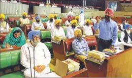  ?? KESHAV SINGH/HT ?? AAP chief whip Sukhpal Khaira speaking in the assembly. The party legislator­s stormed the House well and spent the last 10 minutes of the session raising slogans against the speaker.