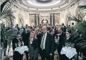  ?? CÉSAR RANGEL ?? Un momento del cóctel previo a la cena, anoche en el Palace