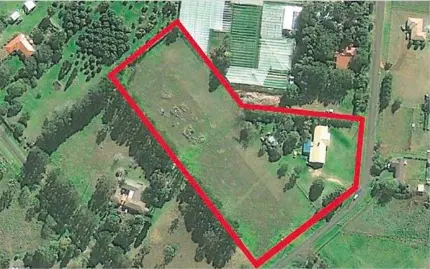  ?? PHOTO: CONTRIBUTE­D ?? FUTURE GROWTH: Property developer Clive Berghofer bought a 5ha property in Darling Heights for $1.2 million.