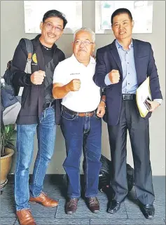  ??  ?? Rahman (centre) with Wong (left) and Tan at Wisma Olympic Council of Malaysia in Kuala Lumpur on Friday.