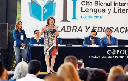  ?? JOSÉ BELTRÁN ?? ►
Rosalía Arteaga estuvo a cargo de la charla magistral, en la inauguraci­ón de la II Bienal de Lengua y Literatura del Copol.