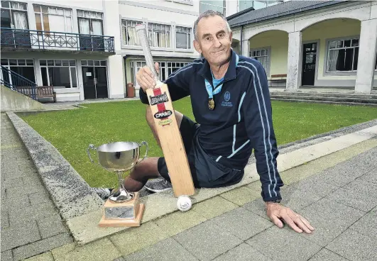  ?? PHOTO GREGOR RICHARDSON ?? Building skills . . . St Hilda’s Collegiate First XI coach Neil Rosenberg has been instrument­al in helping develop the women’s game.