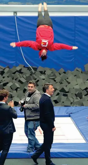  ??  ?? Matteo Renzi, 42 anni, al centro sportivo Zero Gravity di Lambrate