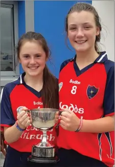  ??  ?? Joint captains Karen Tomkins and Aoibhe MacSweeney.