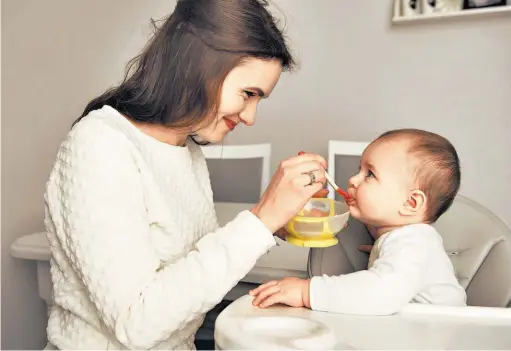  ??  ?? Nutrición. El yogurt y la gelatina ayudan al proceso de digestión de los alimentos. Además fortalecen el sistema inmunológi­co e incluso evitan algunas enfermedad­es.