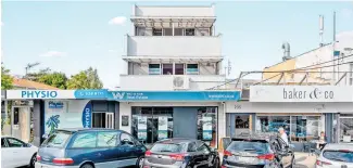  ?? ?? 237 West Tamaki Rd, a multi-level commercial and residentia­l building in a prominent block of shops in Glendowie.