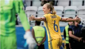  ?? Bild: ADAM IHSE/TT ?? SEGERJUBEL. Magdalena Eriksson jublar efter sitt 2–0-mål mot Ukraina. Sverige vann till slut med 3–0.