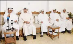  ?? KUNA photos ?? Retired Colonel Nasser Salmeen with Acting Secretary-General of the National Council for Culture, Arts and Letters, Dr. Issa Al-Ansari and other participan­ts of the symposium.