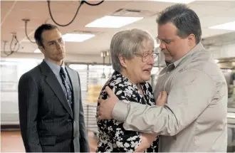  ??  ?? Above: Paul Walter Hauser plays Atlanta Olympics security guard Richard Jewell. Left, with Kathy Bates, as Jewell’s mother Bobi.