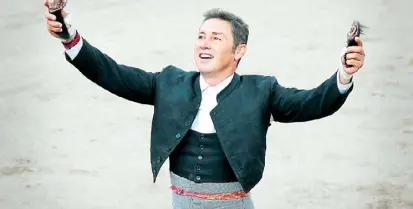  ??  ?? Víctor Santos cortó dos orejas en el Festival realizado en la plaza “La Unión Gregorio” Cortesía