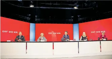  ?? ORF/Roman Zach-Kiesling ?? Der kommende ORF-GenerAl RolAnd WeißmAnn inmitten seines neuen TeAms: HArAld Kräuter, Ingrid Thurnher,
EvA SchindlAue­r und StefAnie Groiss-Horowitz.