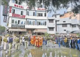  ?? BIPLOV BHUYAN/HT PHOTO ?? Hotel Arpit Palace in Karol Bagh, where a fire killed 17 people on Tuesday. The FIR registered in the case has pointed out several safety rule violations.