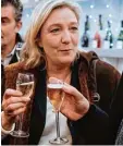  ?? Foto: afp ?? Rechtspopu­listin Marine Le Pen: 234 Flaschen Champagner.